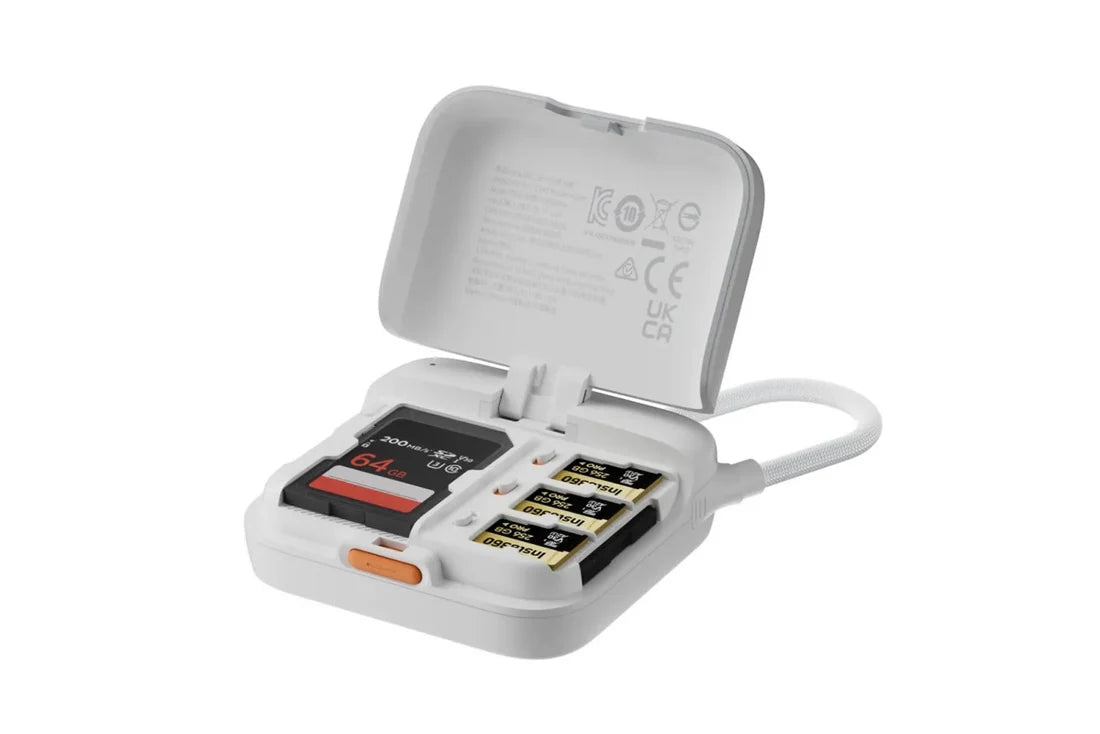 Insta360 2-in-1 Card Reader + Case