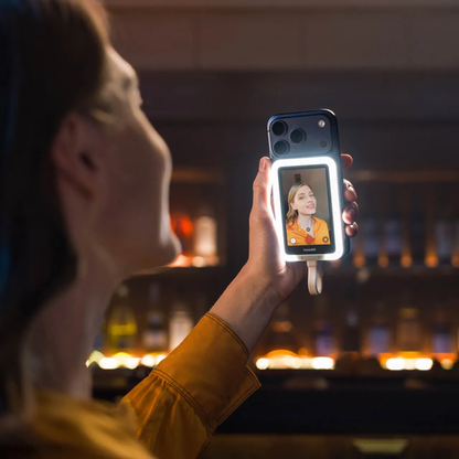 Insta360 Selfie Screen with light